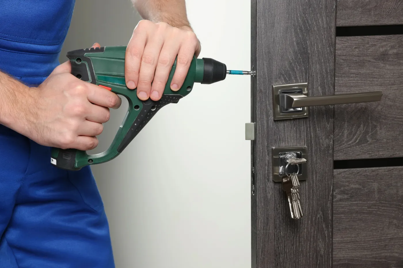 Remplacement d'un cylindre Vachette à clé protégée lors d'un dépannage serrurier dans le 92